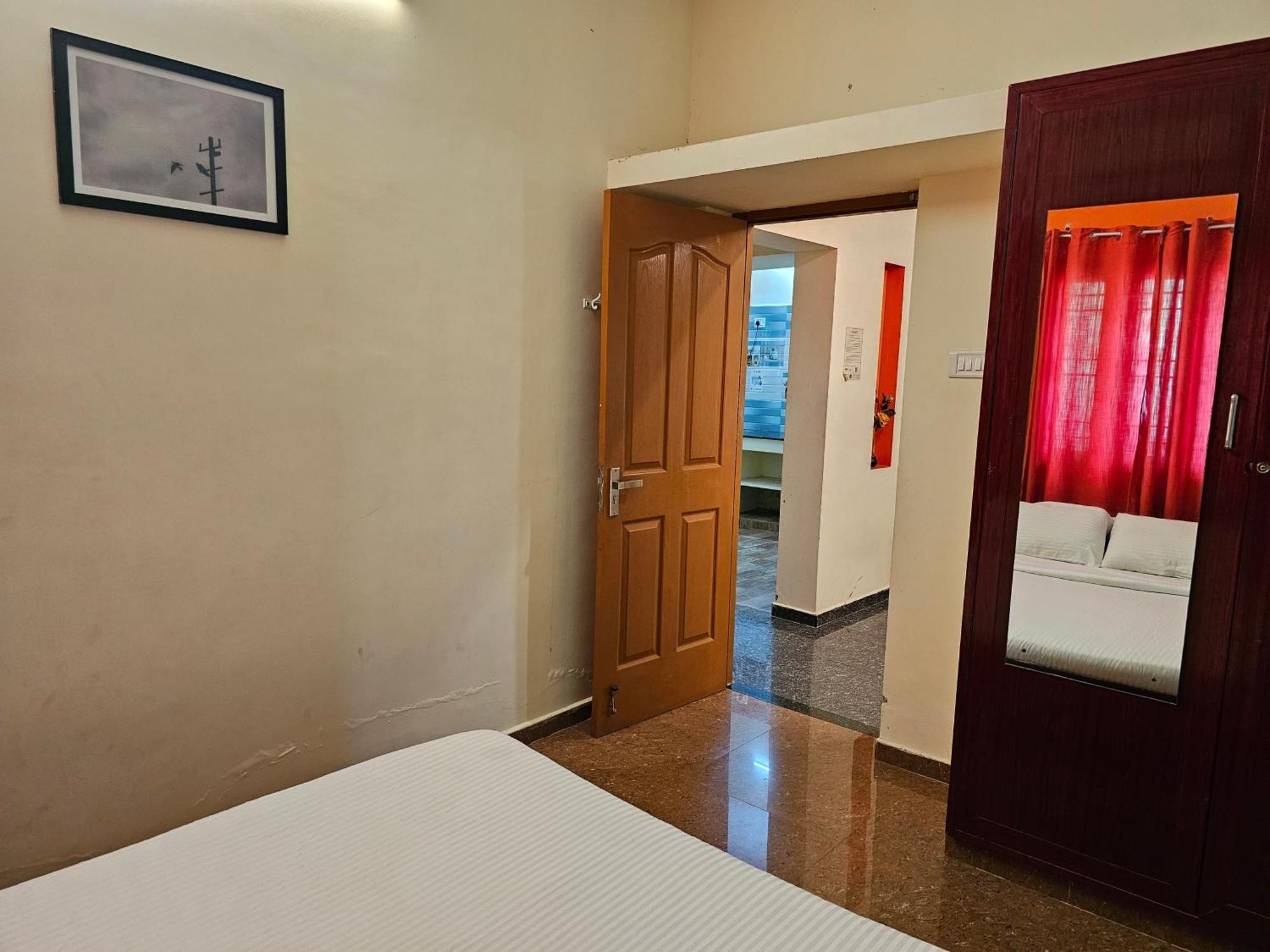 Shri Sai Balavany Residency Puducherry Eksteriør billede